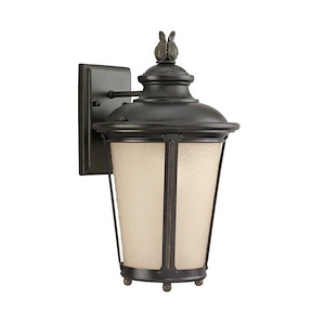 Cape May-1 Light Medium Outdoor Wall Lantern in Traditional Style-9 Inch wide by 15.5 Inch high - 232520
